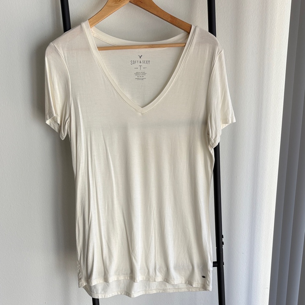 American Eagle Cream V-Neck Top